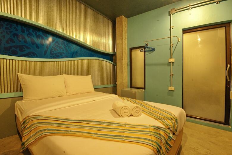 Hotel Seabox Khaolak Hostel