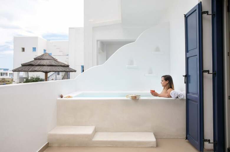 Liana Beach Hotel & Spa