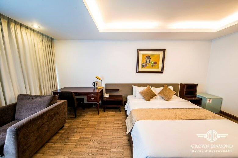 Crown Diamond Hotel