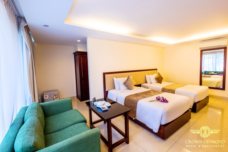 Crown Diamond Hotel