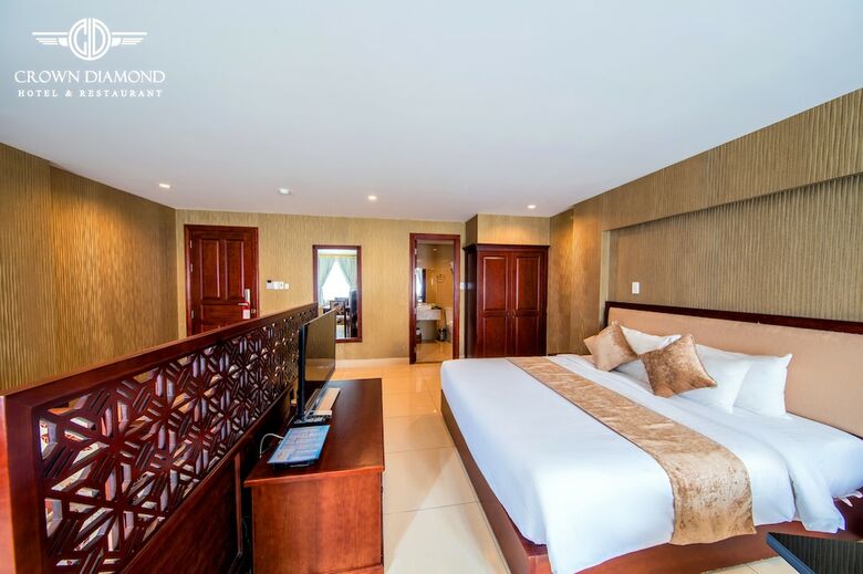 Crown Diamond Hotel