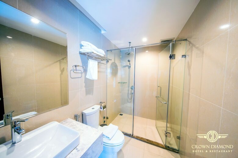Crown Diamond Hotel