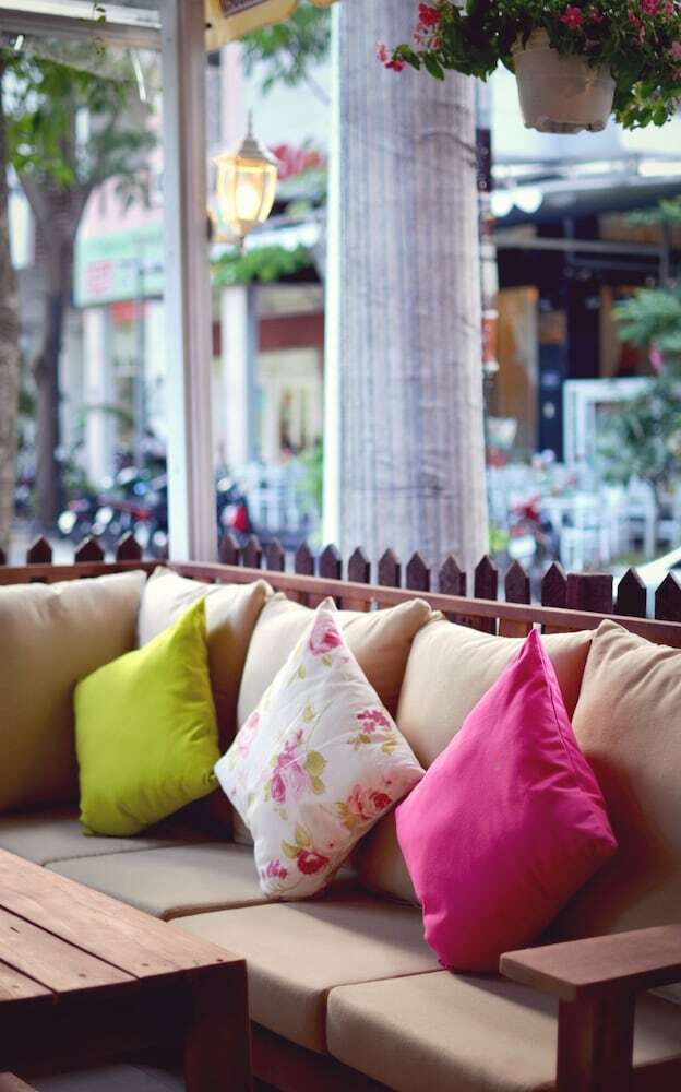 Crown Diamond Hotel