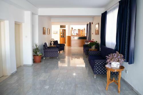 West End Hotel
