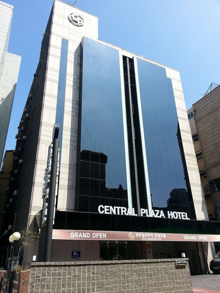 Central Plaza Hotel