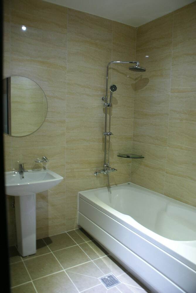 Central Plaza Hotel