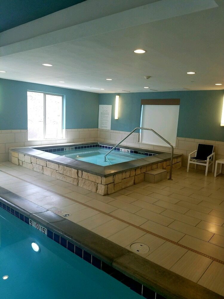 Hotel Holiday Inn Express & Suites Price