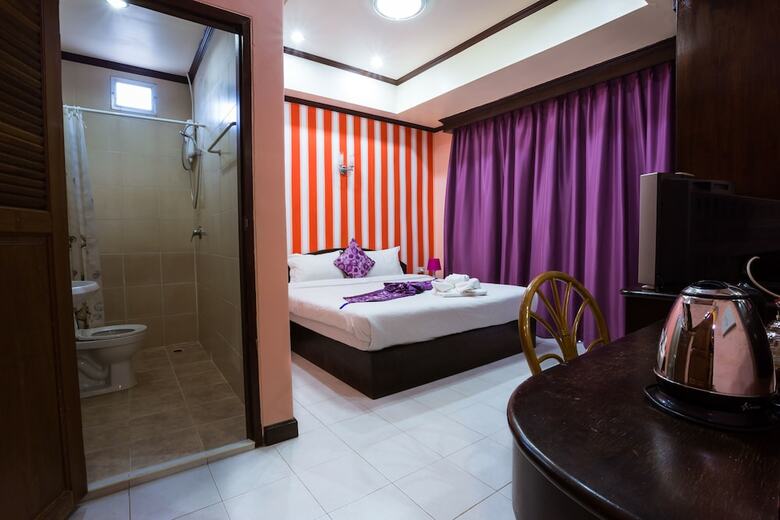Hotel Grand Orchid Inn