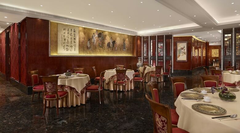 Hotel The Reverie Saigon