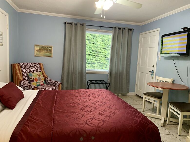 Motel Lakeside Inn And Cafe