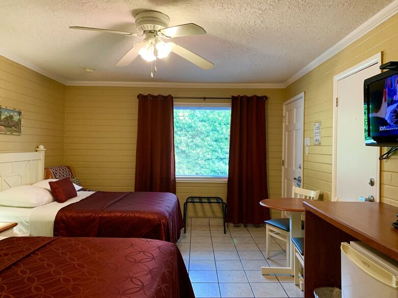 Motel Lakeside Inn And Cafe