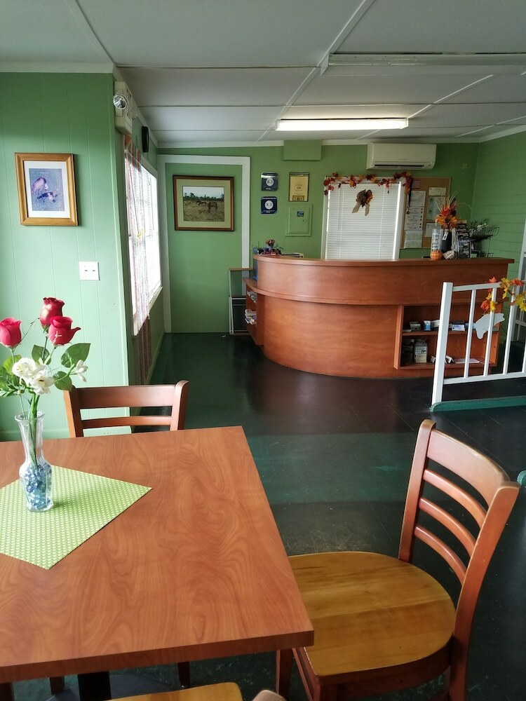Motel Lakeside Inn And Cafe