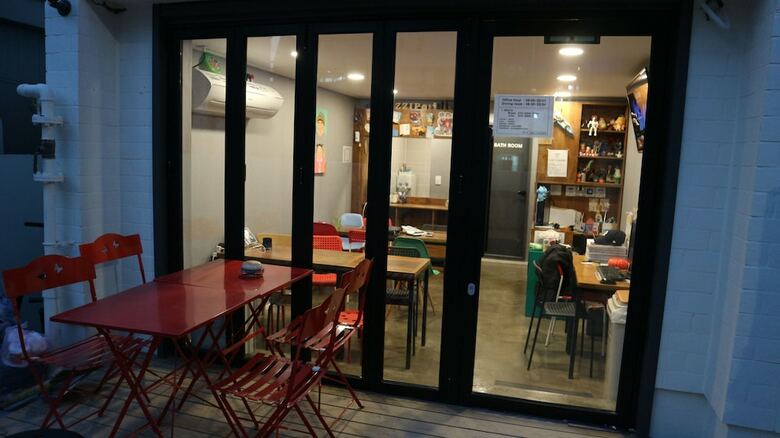 Hostal Zzzip Guest House