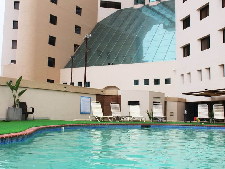 Hotel Corona Plaza
