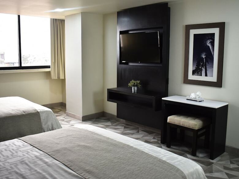 Hotel Corona Plaza