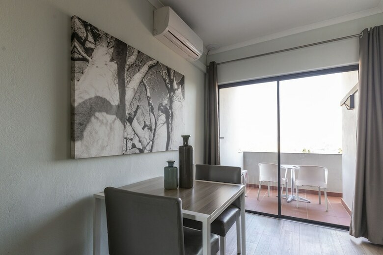 Apartamentos C.a.g The Cube