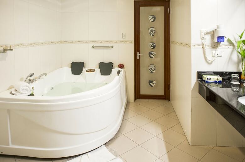 Kingdom Hotel