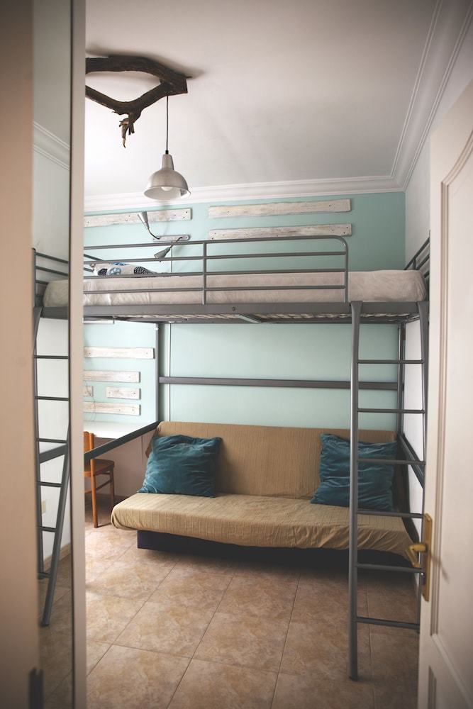 Hostal Hitide Hostel