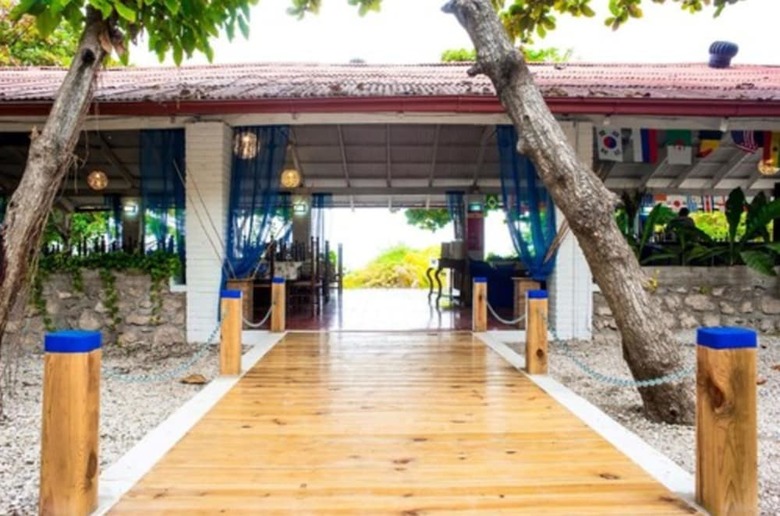 Hotel Wahoo Bay Beach Club & Resort