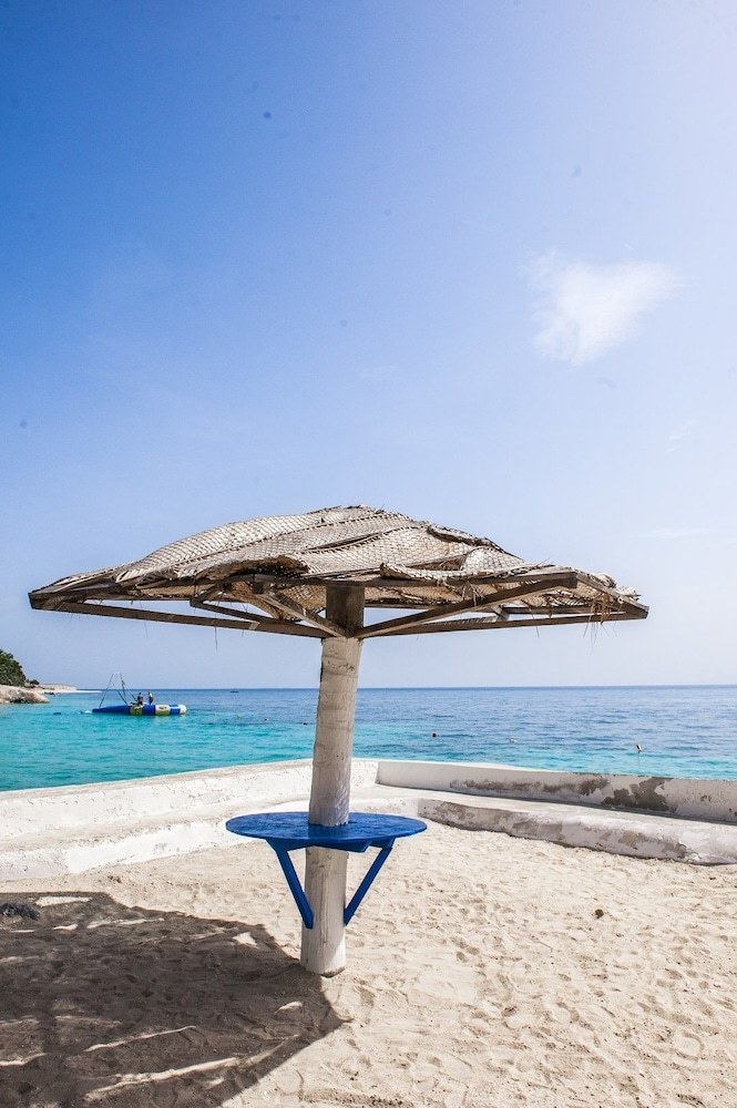 Hotel Wahoo Bay Beach Club & Resort