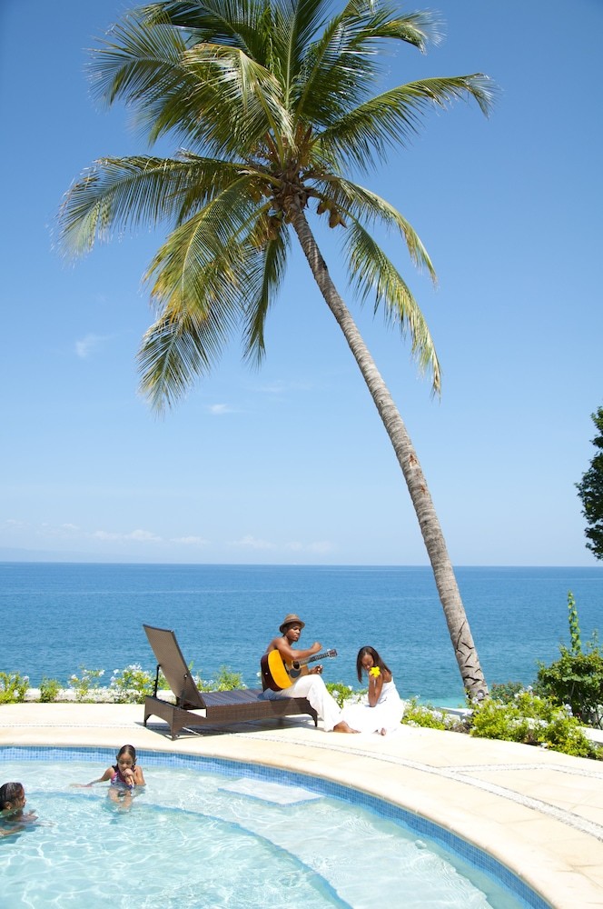 Hotel Wahoo Bay Beach Club & Resort