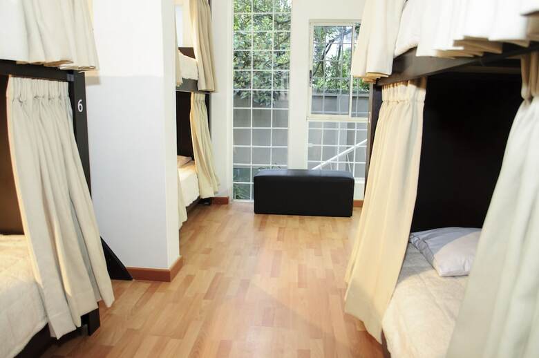 Hostal Lleras Calle 8