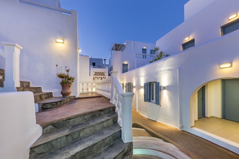 Carbonaki Hotel