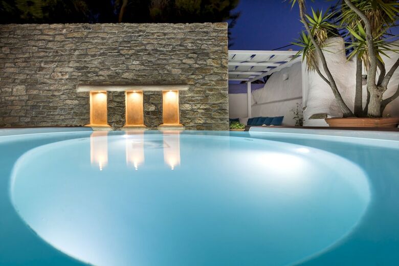 Carbonaki Hotel
