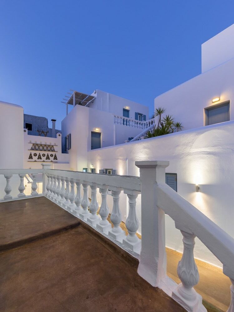 Carbonaki Hotel