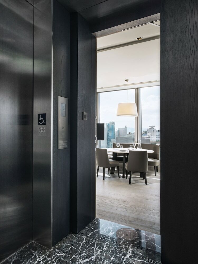 Hotel One96