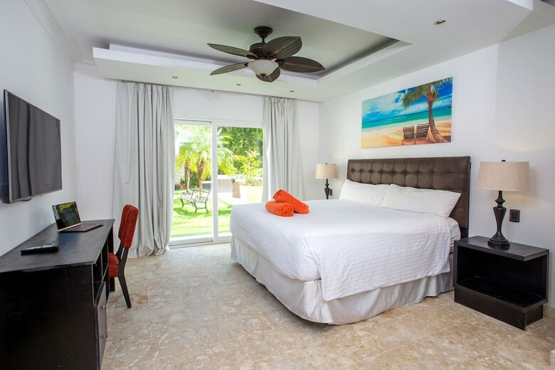 Chateau Del Mar