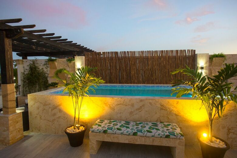 Chateau Del Mar