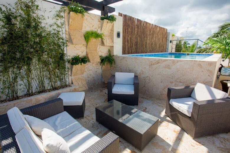 Chateau Del Mar