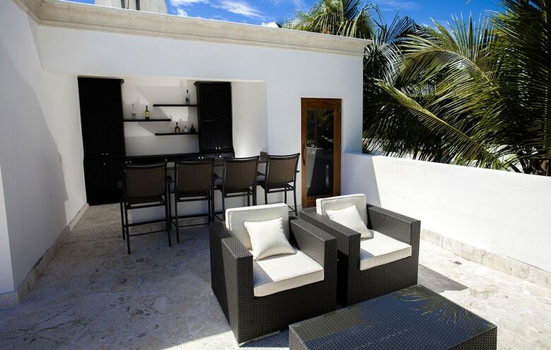 Chateau Del Mar
