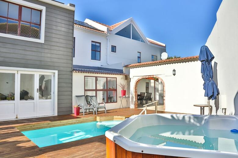 Hotel Abington Manor - Fish Hoek Guesthouse