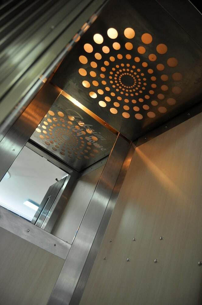 Net House Hotel