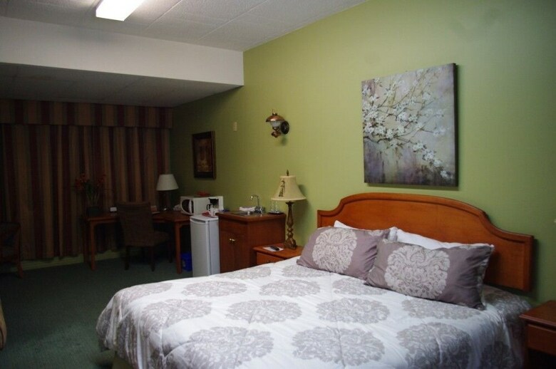 Hotel Pine Dale Motor Inn