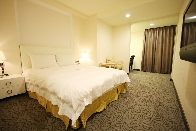 Grand Earl Hotel