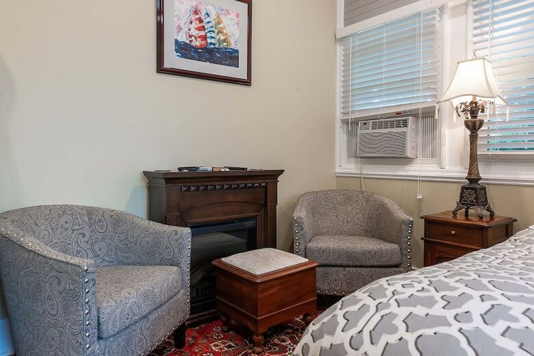 Bed & Breakfast Stone Maiden Inn