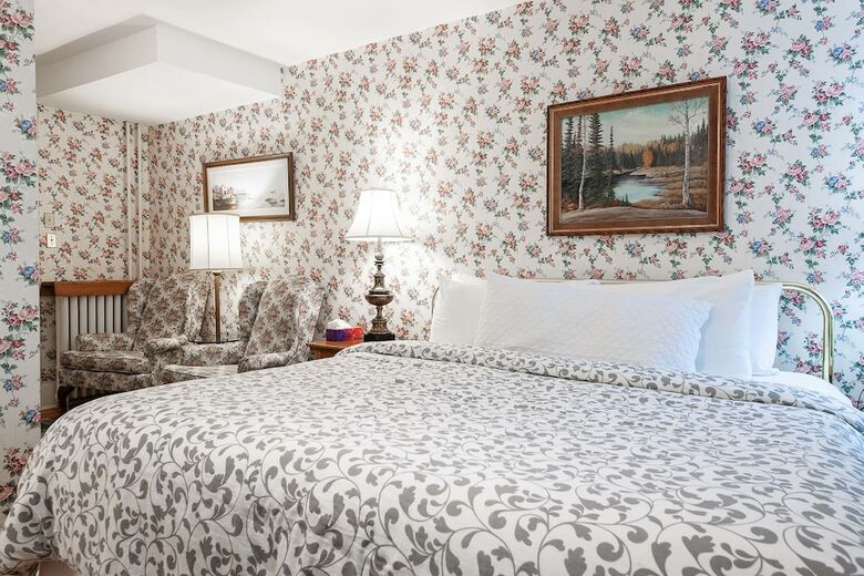 Bed & Breakfast Stone Maiden Inn
