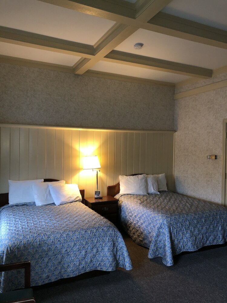 Hotel School House Inn