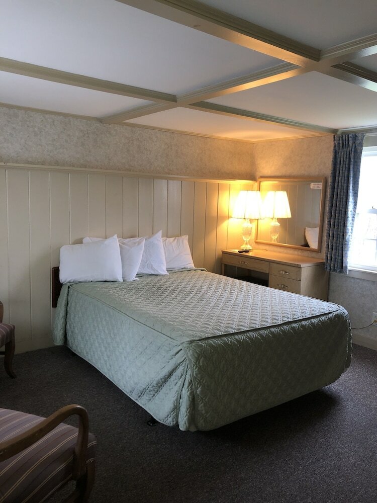 Hotel School House Inn