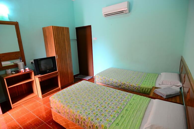 Hotel Purnama Beach Resort