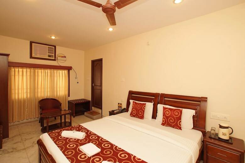 Hotel Lloyds Guest House - Us Consulate