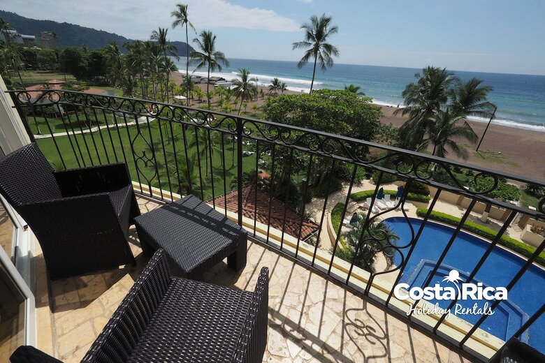 Acqua Residences
