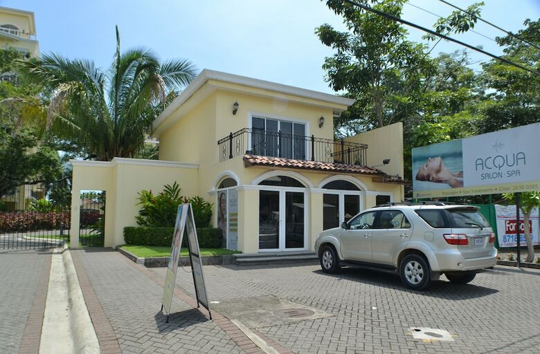 Acqua Residences