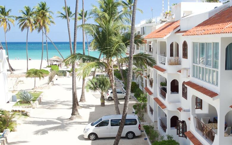 Villa Los Corales Tropical Beach Resort & Spa