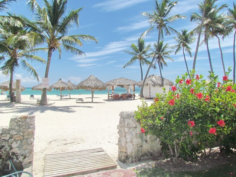 Villa Los Corales Tropical Beach Resort & Spa