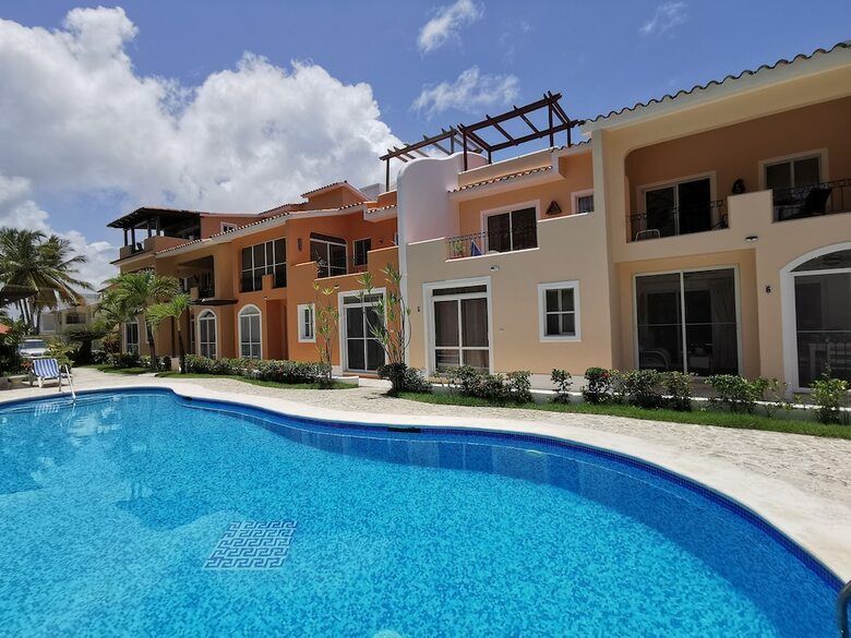 Villa Los Corales Tropical Beach Resort & Spa