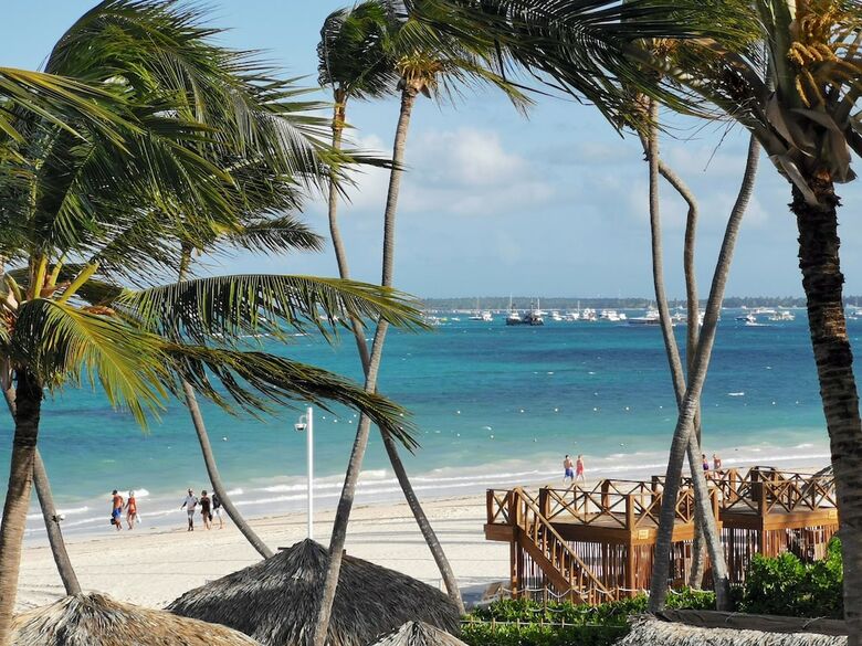 Villa Los Corales Tropical Beach Resort & Spa